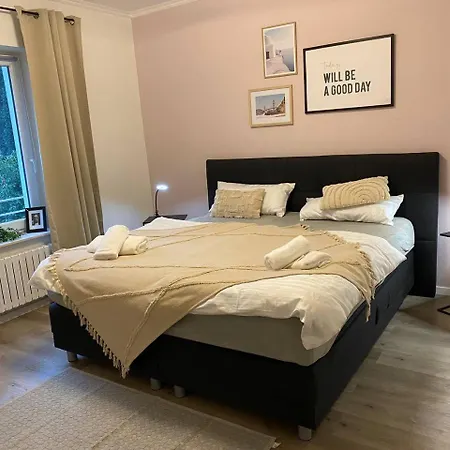 Haus Mit Garten - Kingbett - Wifi - Parkplatz Essen Buitenkant foto