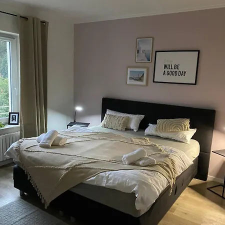 Haus Mit Garten - Kingbett - Wifi - Parkplatz Essen Buitenkant foto