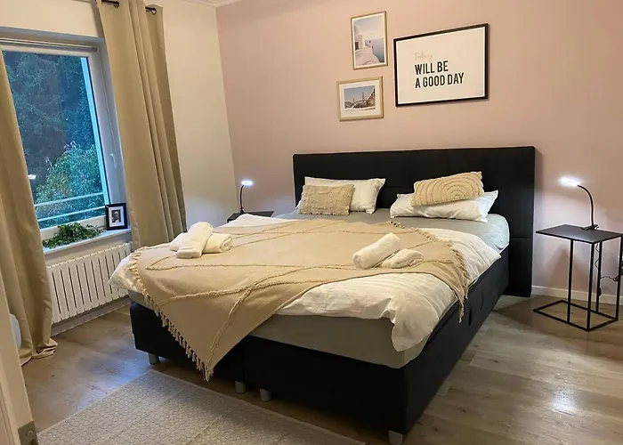 Haus Mit Garten - Kingbett - Wifi - Parkplatz