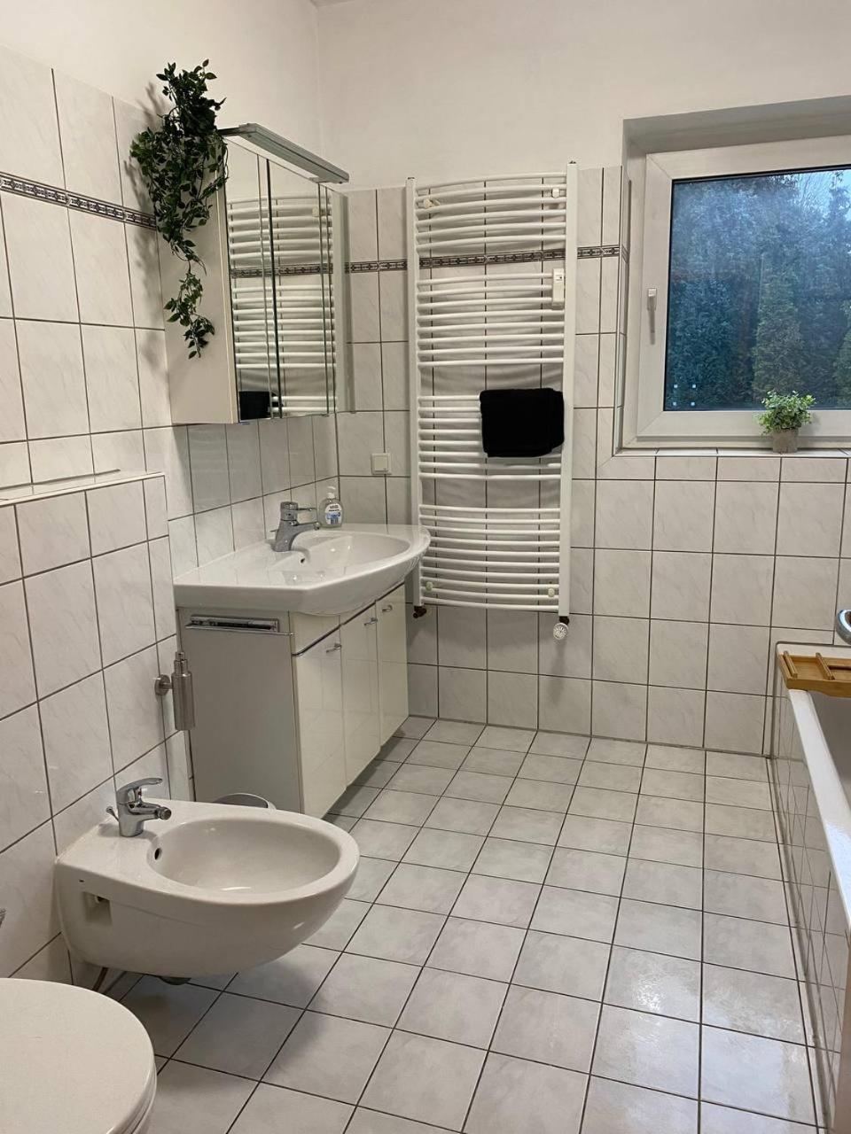 Haus Mit Garten - Kingbett - Wifi - Parkplatz Apartment Essen